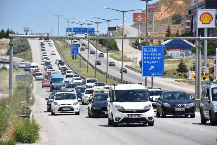 Tatilcilerin dönüş yoğunluğu başladı