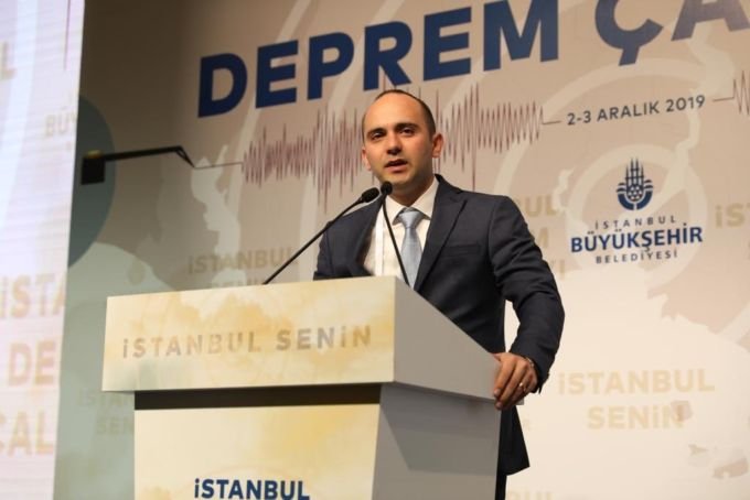 Tayfun Kahraman'dan mektup var; Karşı çıktığımız için esir tutulduğumuz rantçılık kentlerimizin yerle bir olmasına neden oldu Tayfun Kahraman'dan mektup var; Karşı çıktığımız için esir tutulduğumuz rantçılık kentlerimizin yerle bir olmasına neden oldu