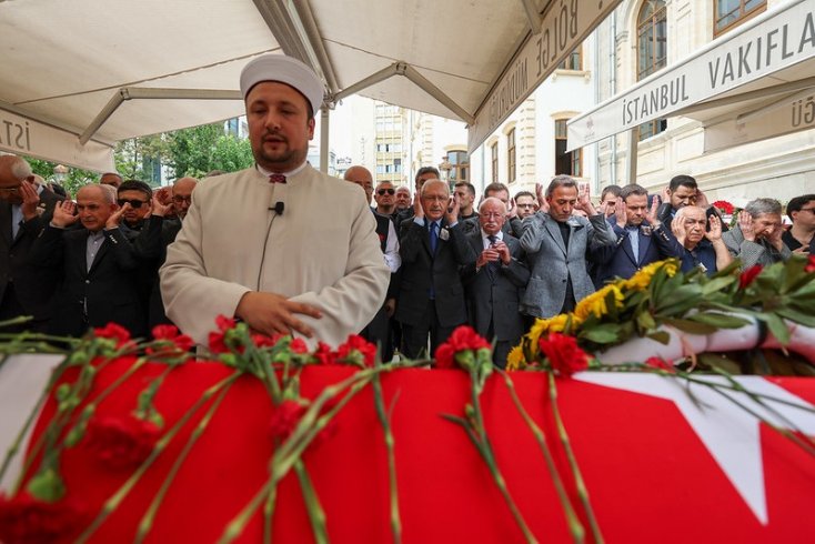 TGC Önceki Onur Kurulu Başkanı Hıfzı Topuz son yolculuğuna uğurlandı