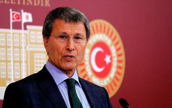 Yusuf Halaçoğlu'ndan Sinan Oğan açıklaması; Kendisine imza verilmesini istedim, milliyetçiler ortada kalmasın diye. Ama o maalesef, dini siyasete alet edenleri, Hüda-par’ı tercih etti