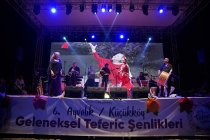 Ayvalık, Küçükköy'de 6’ncısı düzenlenen Teferic Şenliklerinde Suzan Kardeş rüzgarı esti