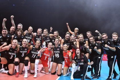 A Milli Kadın Voleybol Takımımız, 2023 CEV Avrupa Şampiyonası finalinde şampiyonluk için Sırbistan ile karşılaşacak