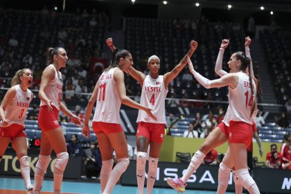 A Milli Kadın Voleybol Takımımız Paris 2024 Olimpiyat Elemeleri maçında Bulgaristan'ı 3-0 yendi