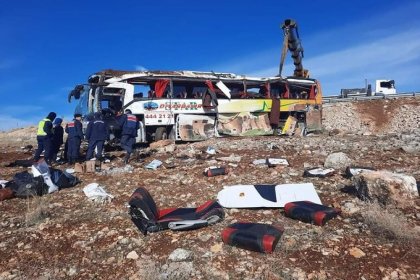 Afyonkarahisar'da yolcu otobüsü devrildi: 8 kişi öldü, 35 kişi yaralandı