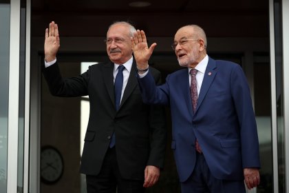 Altılı masa 1 saat gecikme ile toplandı
