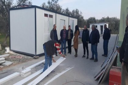 Burhaniye Belediyesinden afet bölgesine konteyner ev desteği
