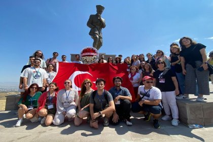 Çağdaş Yaşamı Destekleme Derneği, Türkiye Cumhuriyeti'nin 100., Büyük Taarruz'un 101. yılını Afyonkarahisar’da kutladı