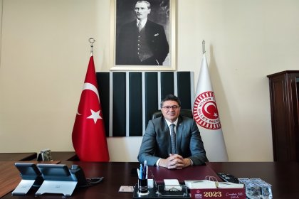 CHP'li Ensar Aytekin; Kur farkı nedeniyle hasta ameliyat masasında doktoru, doktorsa ameliyatta kullanacağı malzemeyi bekliyor!