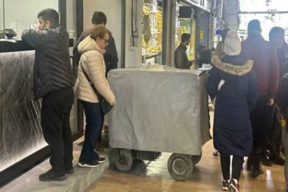 CHP'li Öztrak; 'Bir yıllık cari açık 55 milyar doları aştı, Merkez Bankası da Kapalıçarşı'dan tekerlekli demir sandıklarla dolar topluyor'