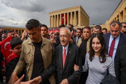 Cumhurbaşkanı Adayı Kemal Kılıçdaroğlu, Gençlerle Anıtkabir’e Atamızın huzuruna çıktı