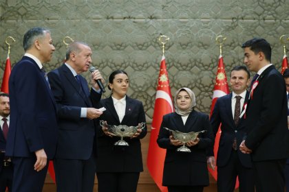 Erdoğan, 108. Dönem Kaymakamlık Kursu Kura töreninde konuştu; 'Çoğu yalan ve manipülasyon ürünü olan görüntüler üzerinden bir fitne ateşi yakılmak isteniyor'