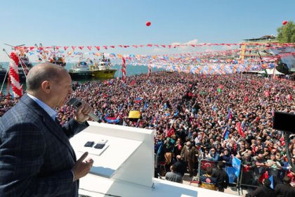 Erdoğan, Bursa Gemlik'ten seslendi; Biz de Karadeniz gazımızın işte belli bir miktarını ne yapacağız, rezerve edeceğiz ve oradan gençlerimize, ailelerimize bunu tahsis edeceğiz