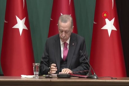 Erdoğan, Cumhurbaşkanı ve 28. dönem Milletvekilli seçimlerinin, 14 Mayıs’ta yenilenmesi kararını imzaladı