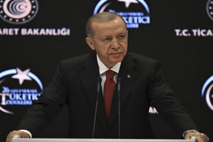 Erdoğan; 'Milletimizi haksız fiyat artışlarından, stokçuluktan, güvensiz ürünlerden ve aldatıcı ticari uygulamalardan korumaya kararlılıkla devam edeceğiz'