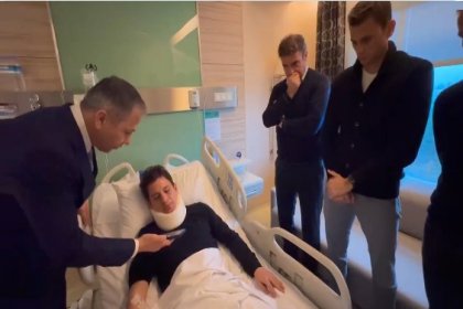 İçişleri Bakanı Ali Yerlikaya'dan saldırıya uğrayan ve hastanede tedavi gören hakem Halil Umut Meler'e ziyaret