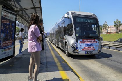 İstanbul'da yeni metrobüsler sefere başladı