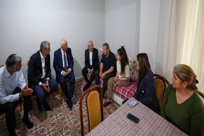 Kılçdaroğlu'ndan Babalar Gününde depremzede ailelere ziyaret