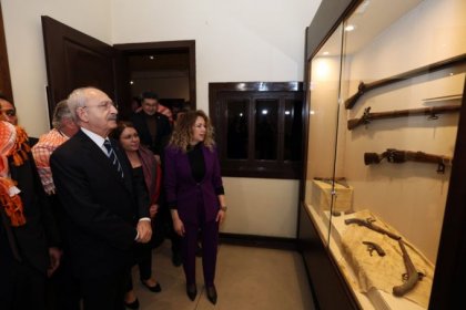 Kılıçdaroğlu, Akşehir'de Batı Cephesi Karargah Müzesini, Seyyid Mahmud Hayrani ve Nasreddin Hoca Türbelerini ziyaret etti