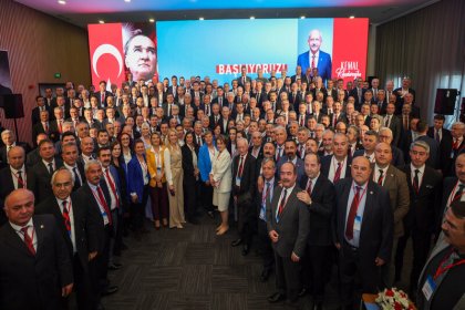Kılıçdaroğlu, Ankara'da basına kapalı belediye başkanlarını topladı