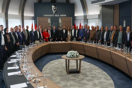Kılıçdaroğlu, CHP Diyarbakır İl Başkanı Atik, İlçe Başkanları ve İl Yönetimini kabul etti