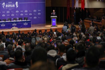 Kılıçdaroğlu, İzmir Roman buluşmasına katıldı
