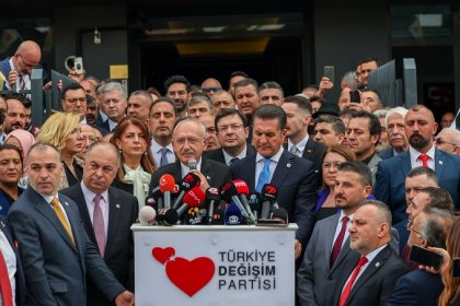 Kılıçdaroğlu, TDP Genel Başkanı Mustafa Sarıgül'ü ziyaret etti