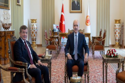 Kurtulmuş, Gelecek Partisi Genel Başkanı Ahmet Davutoğlu’nu kabul etti