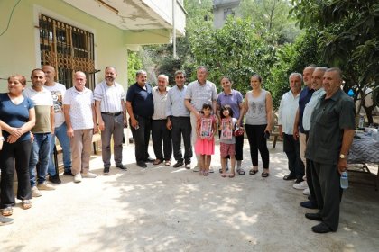 Lütfü Şavaş Defne'li muhtar ve mahalle sakinlerini ziyaret etti; Bilimin ışığında şehirleşme yapacağız