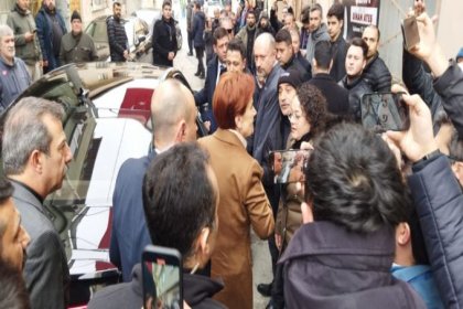 Meral Akşener, Bursa'da Sinan Ateş'in ailesine taziye ziyaretinde bulundu