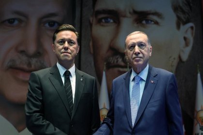 Nebi Hatipoğlu'ndan İYİ Parti'den istifa sebebini açıkladı; 'Parti dediğiniz şeyin aslında sekreterin CEO olduğu bir aile şirketi olmasıdır'