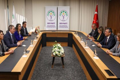 Özgür Özel, DEM Parti Eş Genel Başkanları Tülay Hatimoğulları ve Tuncer Bakırhan ile Görüştü