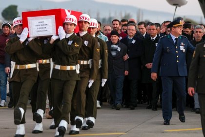 Özgür Özel, Manisa'da şehit asker Enis Budak'ın cenaze törenine katıldı