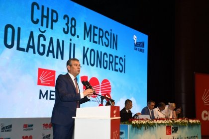 Özgür Özel Mersin'de konuştu; Cumhuriyet Halk Partisi varsa, umut var demek için adayız, buradayız, ayaktayız!