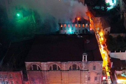 Surp Pırgiç Katolik Ermeni Kilisesi lojmanındaki yangında 2 kişi öldü, 2 kişi yaralandı