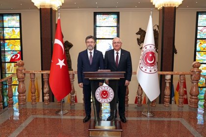Yaşar Güler, Tarım ve Orman Bakanı İbrahim Yumaklı ile Millî Savunma Bakanlığında bir araya geldi
