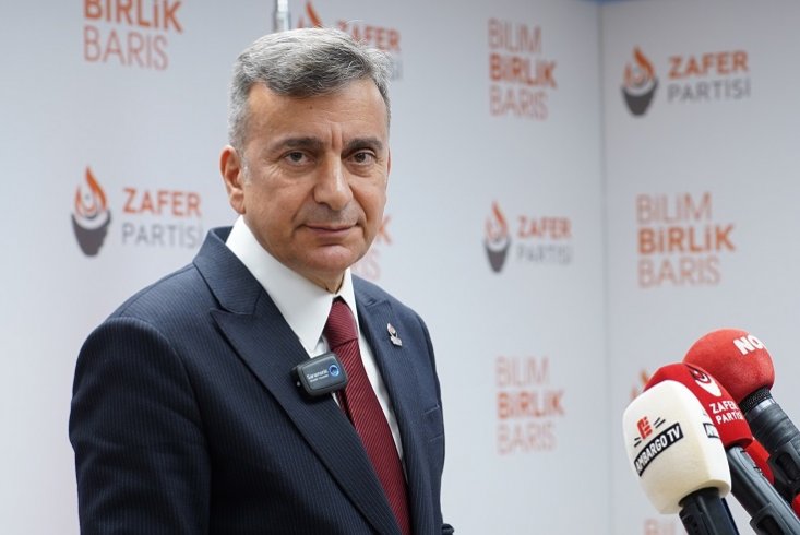 Azmi Karamahmutoğlu, 'Türk Milliyetçiliğinin temsiliyeti tek başına Devlet Bahçeli MHP'sinde değildir' Azmi Karamahmutoğlu, 'Türk Milliyetçiliğinin temsiliyeti tek başına Devlet Bahçeli MHP'sinde değildir'