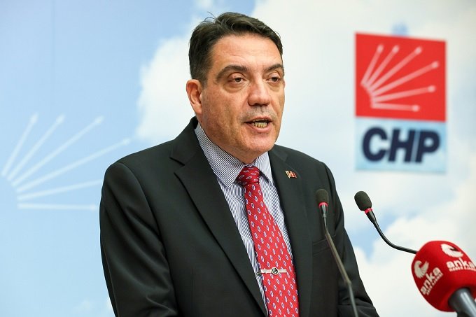 CHP Genel Başkan Yardımcısı Yankı Bağcıoğlu: 'Milli Bayramlarda TSK'nın çelenk sunma geleneğine yönetmelik engeli'