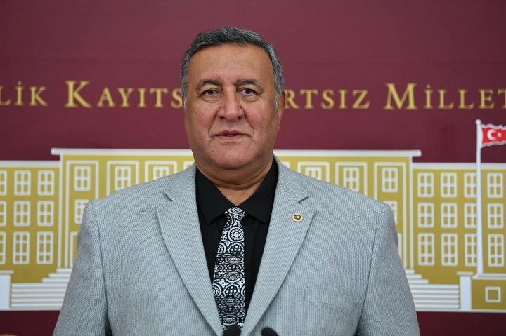 CHP'li Ömer Fethi Gürer: 'Un İhracaatı ile övünmek yerine ekmeğin fiyatına bakın' CHP'li Ömer Fethi Gürer: 'Un İhracaatı ile övünmek yerine ekmeğin fiyatına bakın'