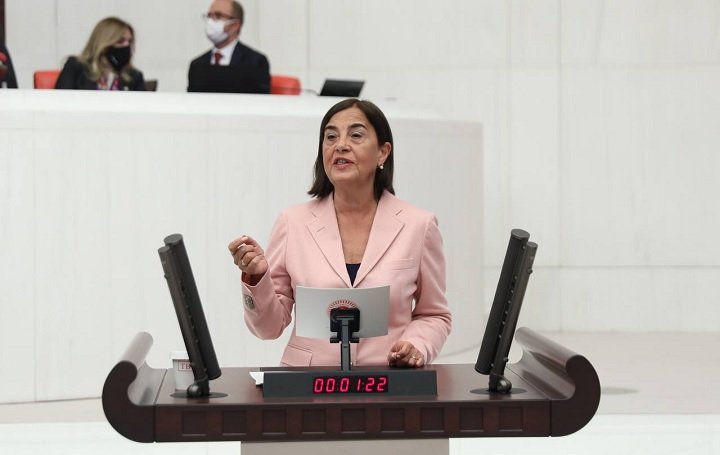 Çiftçi can çekişirken, AKP ithalat lobilerine çalışıyor! Çiftçi can çekişirken, AKP ithalat lobilerine çalışıyor!