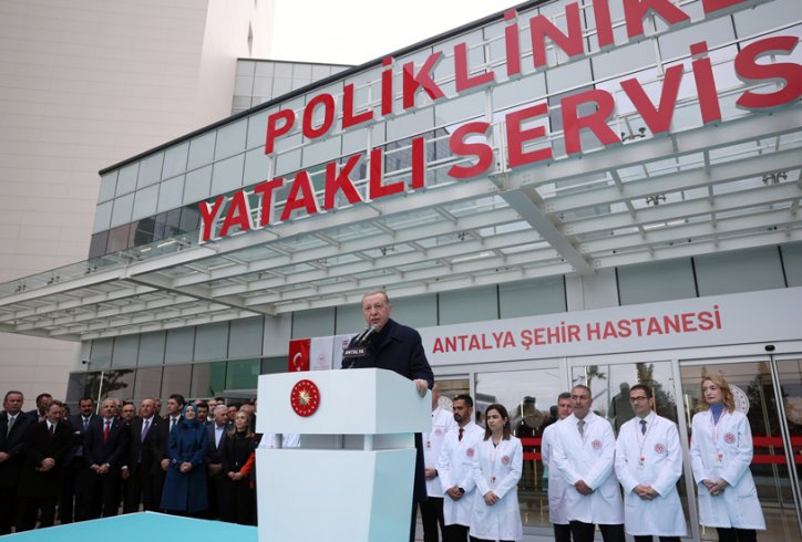 Cumhurbaşkanı Erdoğan, partisinin seçim çalışmasında bugün Antalya Şehir Hastanesi ve bağlantı yolları açılışını yaptı