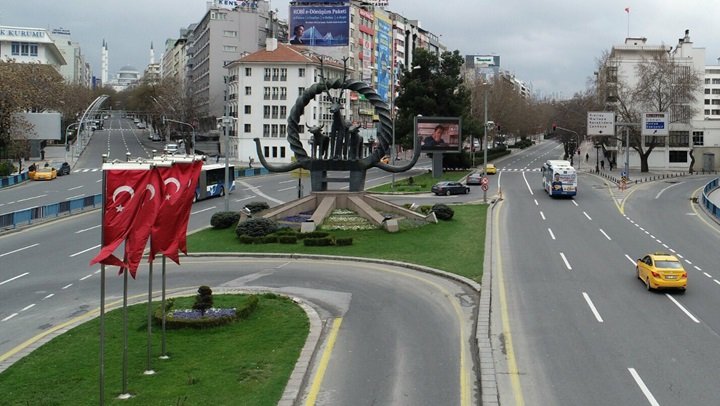 Cumhuriyet Bayramı kutlamaları dolayısıyla 29 Ekim'de Ankara'da bazı yollar trafiğe kapatılacak Cumhuriyet Bayramı kutlamaları dolayısıyla 29 Ekim'de Ankara'da bazı yollar trafiğe kapatılacak
