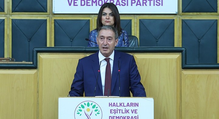 DEM Parti Eş Başkanı Bakırhan; Kasayı doldurmak için trafikte, yollarda pusu kuruldu! DEM Parti Eş Başkanı Bakırhan; Kasayı doldurmak için trafikte, yollarda pusu kuruldu!