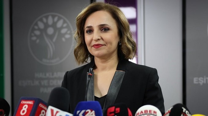 DEM Parti Sözcüsü Ayşegül Doğan; İstanbul seçimlerine kendi adaylarımızla girmeye karar verdik! DEM Parti Sözcüsü Ayşegül Doğan; İstanbul seçimlerine kendi adaylarımızla girmeye karar verdik!