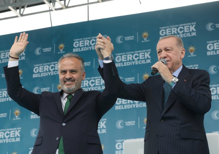 Erdoğan, 21 yılda Bursa’ya 327 milyar lira kamu yatırımı yaptıklarını söyledi ve emeklileri Temmuz ayında masaya yatıracaklarını söyledi! Erdoğan, 21 yılda Bursa’ya 327 milyar lira kamu yatırımı yaptıklarını söyledi ve emeklileri Temmuz ayında masaya yatıracaklarını söyledi!