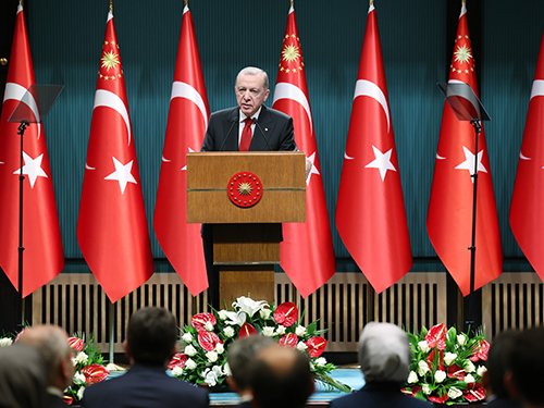 Erdoğan; Enflasyonu yenerek, büyümeyi sürdürerek çalışanlarımızın ve emeklilerimizin gelirlerini de artıracağız! Erdoğan; Enflasyonu yenerek, büyümeyi sürdürerek çalışanlarımızın ve emeklilerimizin gelirlerini de artıracağız!