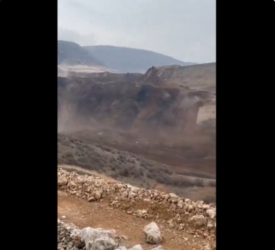 Erzincan İliç'te altın madeninde toprak kayması; Toprak altında çok sayıda işçi var!
