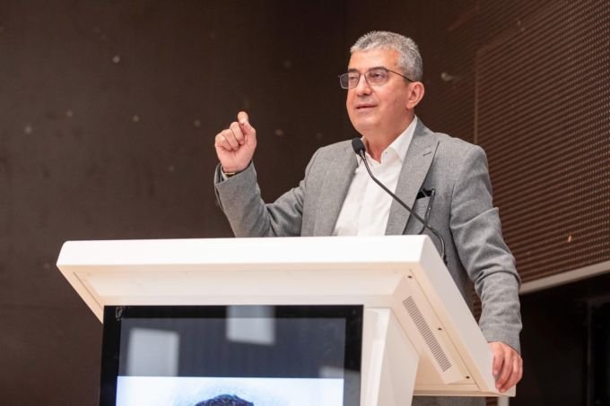Gökhan Günaydın; CHP'li belediyelerin yönettiği merkezler gayrisafi milli hasılanın neredeyse yüzde 80'i üretiliyor; ortak örnek tarım modelinin nasıl kurgulanacağını planlayacağız' Gökhan Günaydın; CHP'li belediyelerin yönettiği merkezler gayrisafi milli hasılanın neredeyse yüzde 80'i üretiliyor; ortak örnek tarım modelinin nasıl kurgulanacağını planlayacağız'