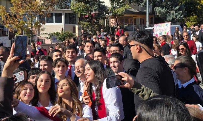 Kemal Kılıçdaroğlu'ndan 29 Ekim Cumhuriyet Bayramı paylaşımı; Eşitliktir, adalettir, özgürlüklerdir ve demokrasidir Cumhuriyet Kemal Kılıçdaroğlu'ndan 29 Ekim Cumhuriyet Bayramı paylaşımı; Eşitliktir, adalettir, özgürlüklerdir ve demokrasidir Cumhuriyet