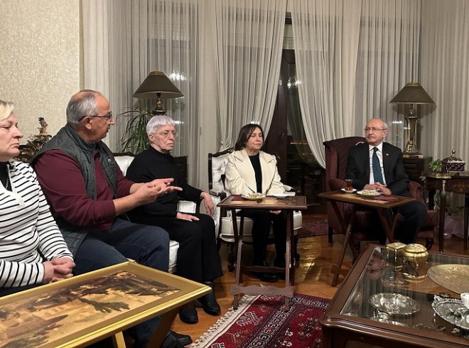 Kılıçdaroğlu ailesi, Ankara'da emekli Orgeneral Saldıray Berk’in ailesine taziye ziyaretinde bulundu