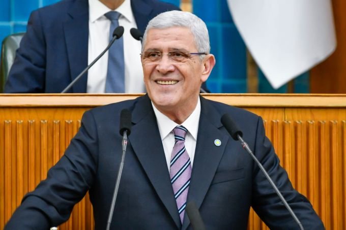 Müsavat Dervişoğlu; 'Yıkılsın düzen, yaşasın millet bizim sloganımızdır' Müsavat Dervişoğlu; 'Yıkılsın düzen, yaşasın millet bizim sloganımızdır'